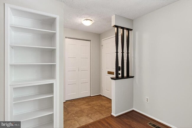 Photo - 337 Gundry Dr
