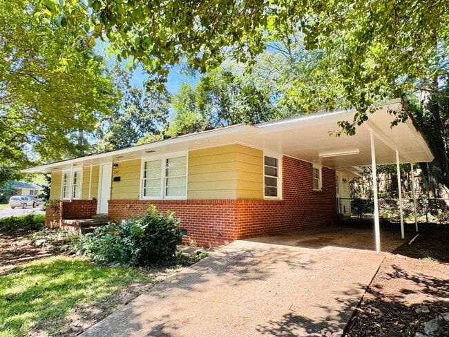 Move-in Ready ! Bright 3 Bedroom - Move-in Ready ! Bright 3 Bedroom Casa