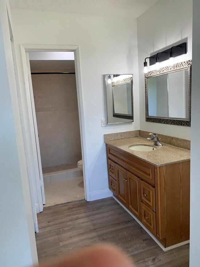 Photo - 281 W Park Dr