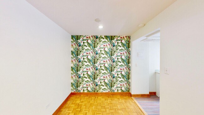 Photo - 1300 Queens Rd Unit 309