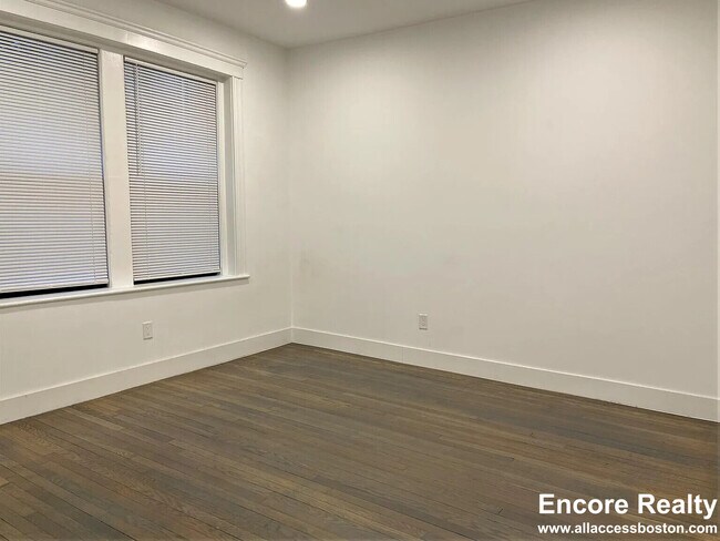 Photo - 11 Peterborough St Unit 5