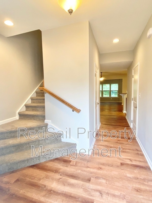 Photo - 107 Riva Ct