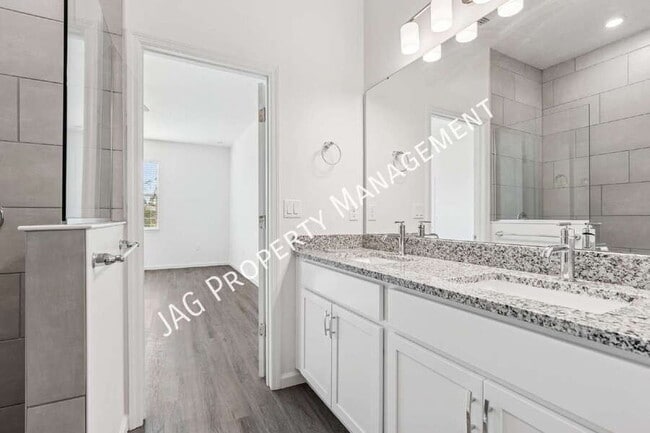 Photo - 2601 Hagoplan Ave SW