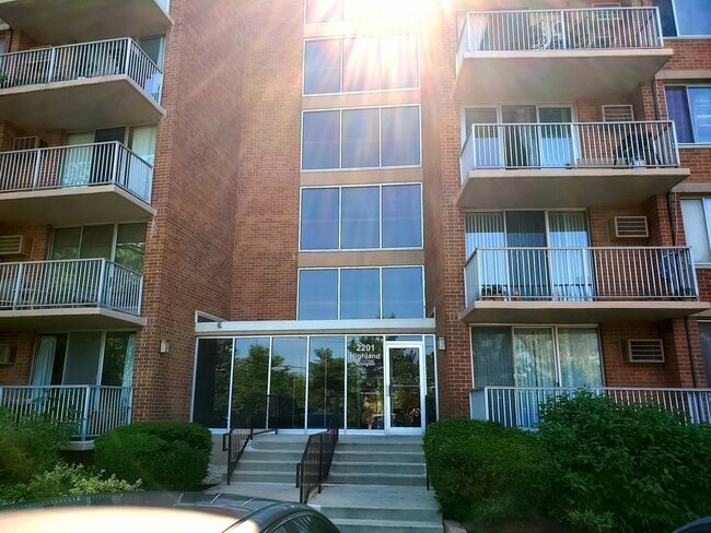 Front of Building - 2201 S Highland Ave Condo Unit 1M