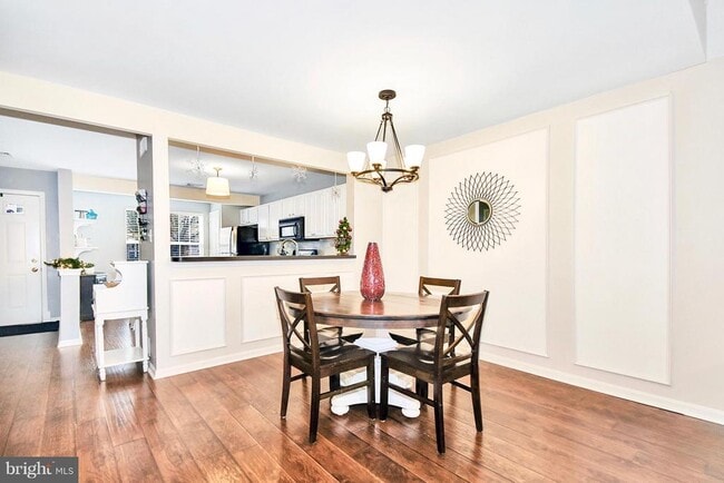 Photo - 102 Peregrine Ln