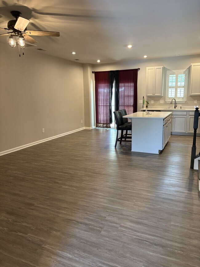 Photo - 133 Marthawood Ln