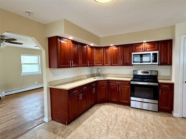 Photo - 14 Mastic Blvd