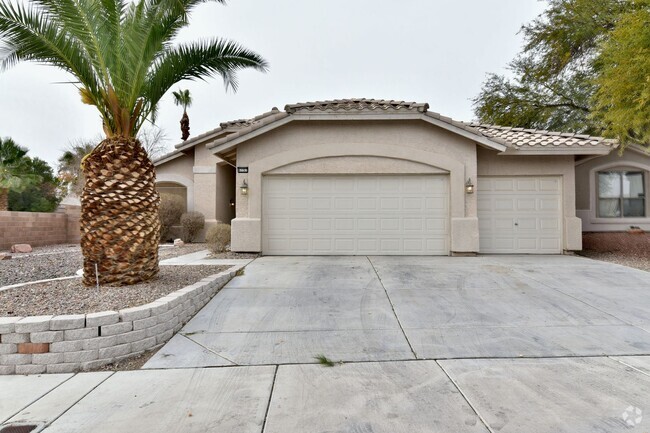 Building Photo - 1 Story with POOL Rental