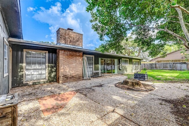 Photo - 5519 Burlinghall Dr