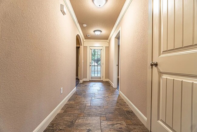 Photo - 3104 SW Featherston Rd