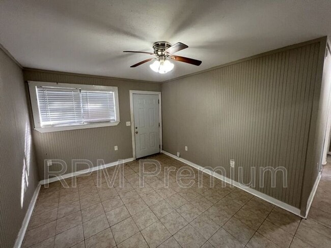 Photo - 5863 Denova St