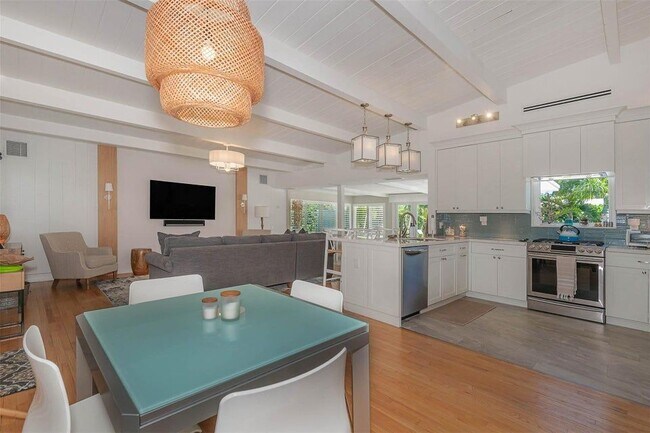 Photo - 1936 Harbour Inlet Dr