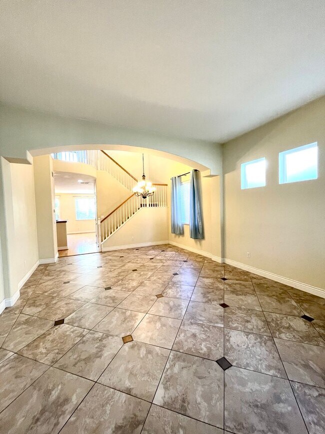 Photo - Fabulous Natomas 5 Bedroom Home