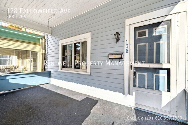 Photo - 128 Fallowfield Ave