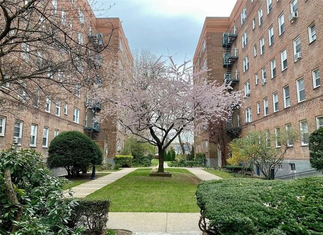 Photo - 32 Cathedral Ave