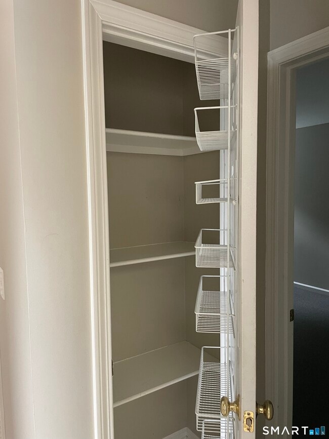 7 Terrace Pl
