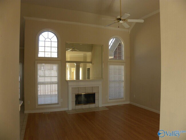 Photo - 214 Mainsail Way