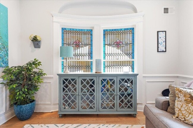 Photo - 41 Bentley Ave Unit 1