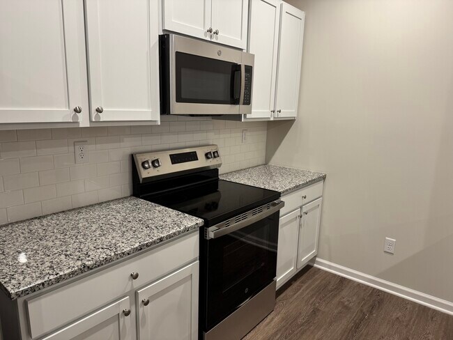 Photo - 205 Cherry Way