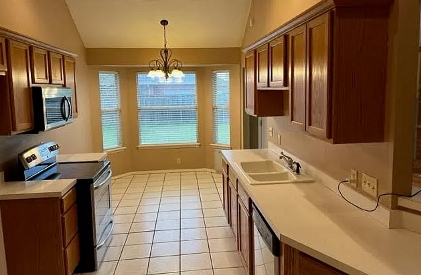 Photo - Spacious 3BD/2BTH In Yukon
