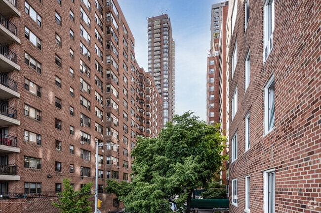 Photo - 52 E East End Ave