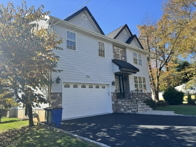 Photo - 9 Spalding Dr