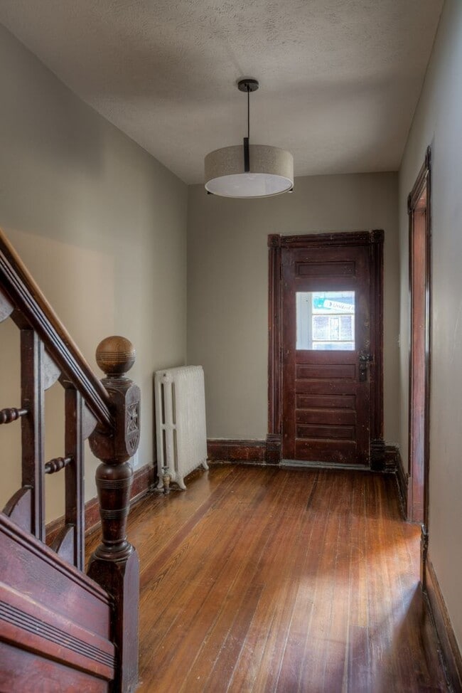Photo - 5 Bedroom 2.5 Bath Midtown Home