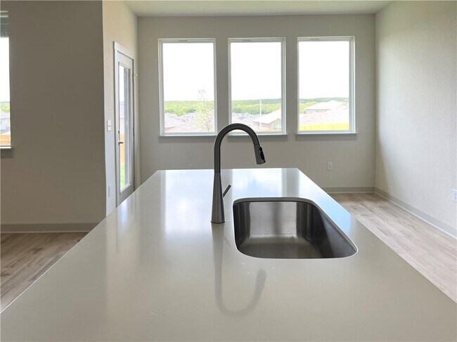 Photo - 10600 Defender Trl