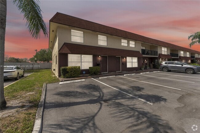 Building Photo - 6500 SW 41st Ct Rental