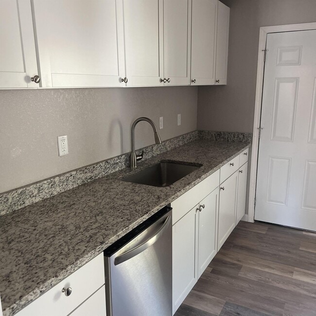 Photo - 525 E Ute St