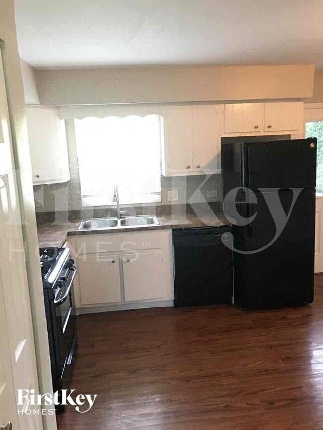 Photo - 2S383 Riverside Ave