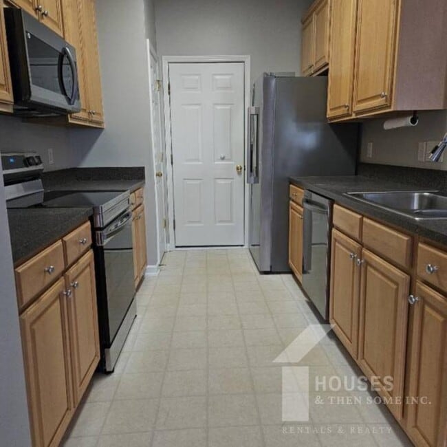 Photo - 203 Chardon Pl