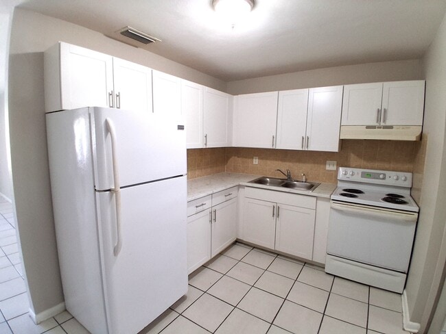 Photo - 2203-2205 SE 15th Pl
