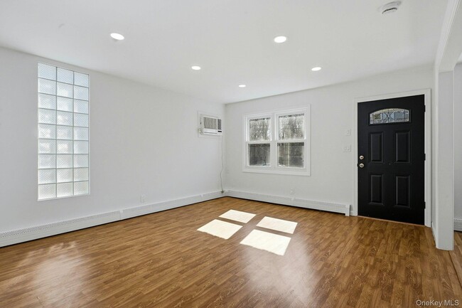 Photo - 35 Yennicock Ave