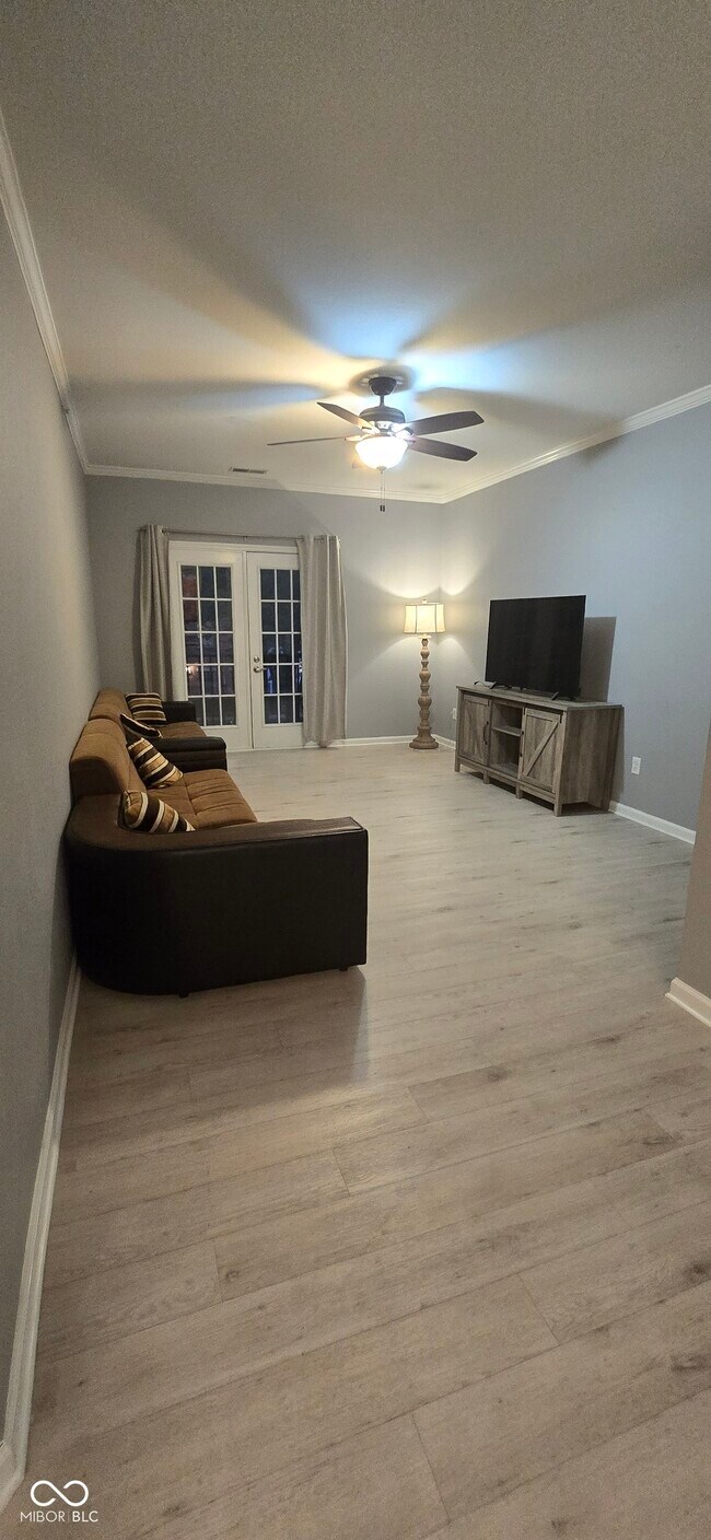 12950 University Crescent Condo Unit 2B Condo for Rent in Carmel, IN