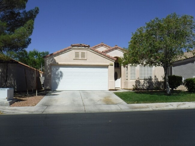 Building Photo - HOME ON A VIEW LOT WITH NOBODY BEHIND YOU! MANY UPGRADES!