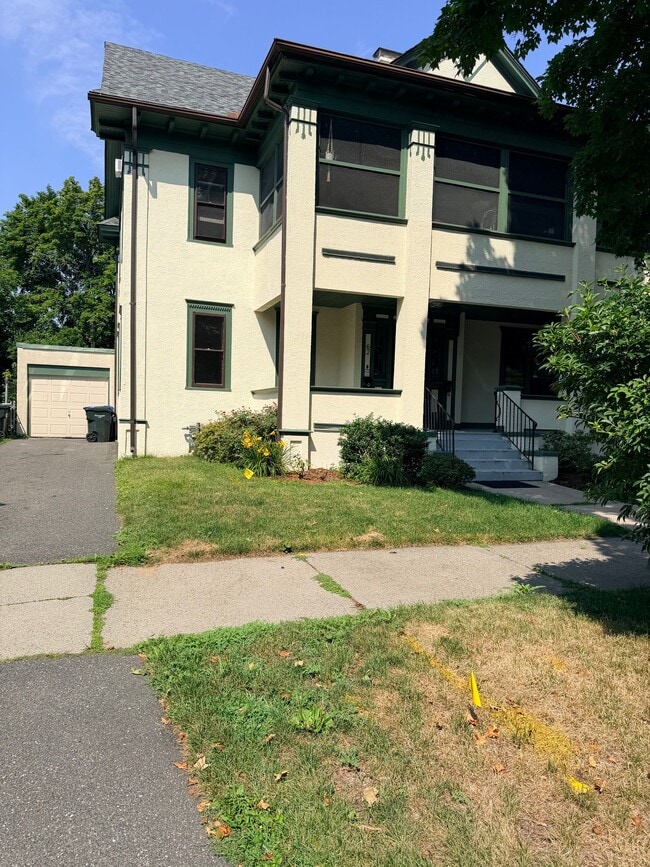 Photo - 62 Firglade Ave Unit 1