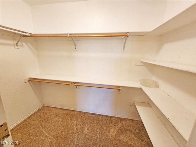 Building Photo - 960 Lone Pine Rd