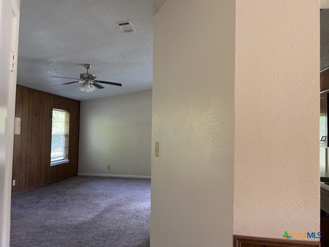 1613 Richard Dr
