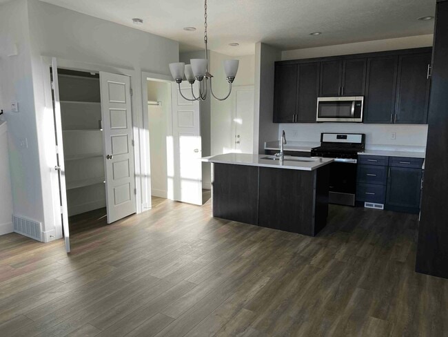 Photo - 2021 S Sawmill Blvd