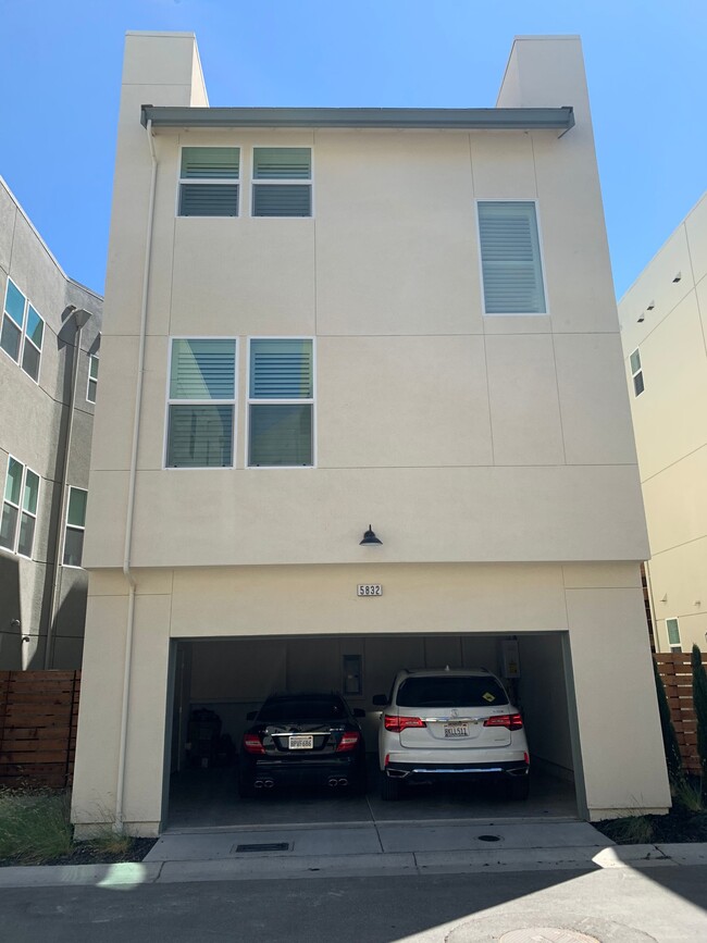 Photo - 5832 Noba Rd