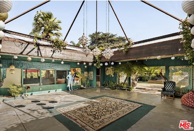 Building Photo - 6310 Tompkins Way