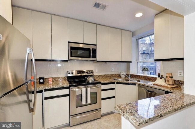 Photo - 1112 25th St NW