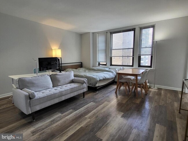 Photo - 135 S 19th St Apartamento Unidad 1105