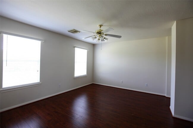 Photo - 607 Ashley Cove Ct