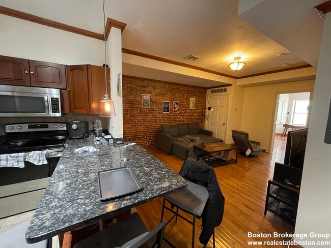 Photo - 71 Gainsborough St Unit 201