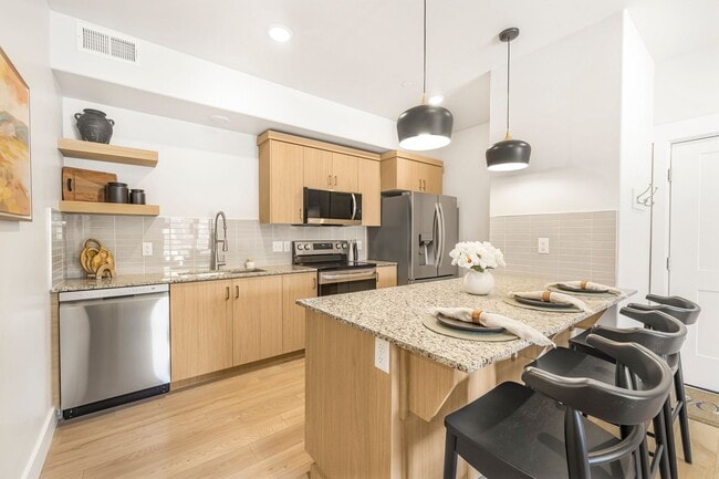 Photo - Lincoln Crossing Apartments Unit 1301 Unit 1301