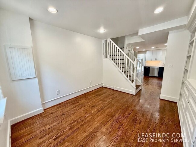 Photo - 2333 17th St NW