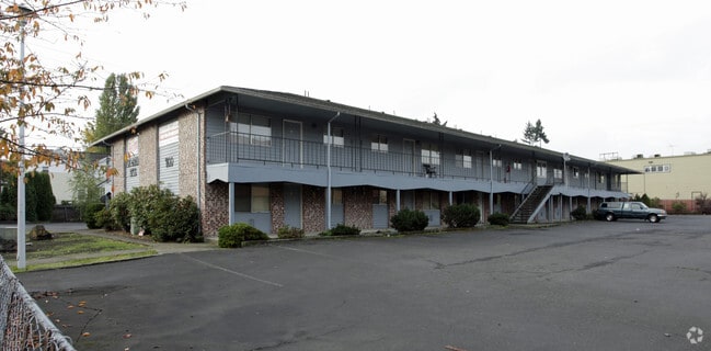 Fox Worth Apartments