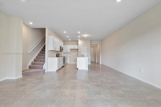 2108 Appleton Cir N
